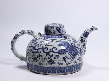 BLUE AND WHITE PHOENIX PATTERN BAMBOO HANDLE TEAPOT