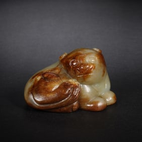 QING DYNASTY TOPAZ AUSPICIOUS ANIMAL PAPERWEIGHT