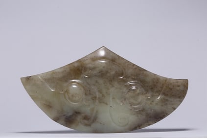 ANCIENT JADE ANIMAL FACE ORNAMENT