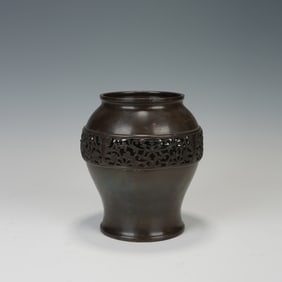 QING DYNASTY BRONZE CARVED LOTUS PATTERN VASE