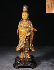 YUANSHUI SHOUSHAN FURONG STONE HAND-CARVED GUANYIN STATUE ORNAMENT HOLDING SCRIPTURES