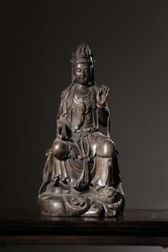 QING DYNASTY AGARWOOD CARVED STATUE OF GUANYIN SITTING