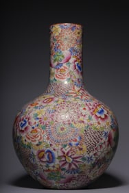 LATE QING DYNASTY, "QING JIAQING YEARS" POWDER-COLORED FLOWER PATTERN CELESTIAL GLOBE VASE