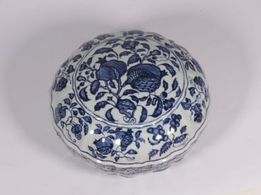 BLUE AND WHITE FLOWER PATTERN BOX