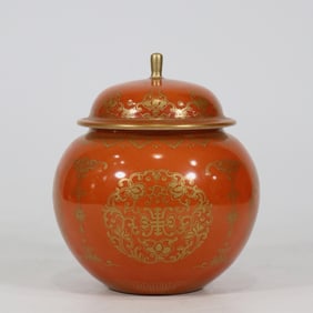 QING QIANLONG RED AND GOLD FLORAL PATTERN TEA CAN