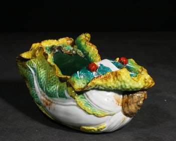 REPUBLIC OF CHINA BIONIC PORCELAIN CABBAGE WASHING ORNAMENTS