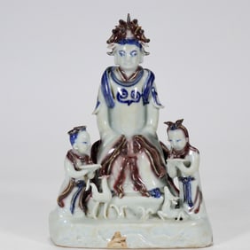 YUAN DYNASTY BLUE AND WHITE PORCELAIN STATUE OF GUANYIN WITH RED GLAZE