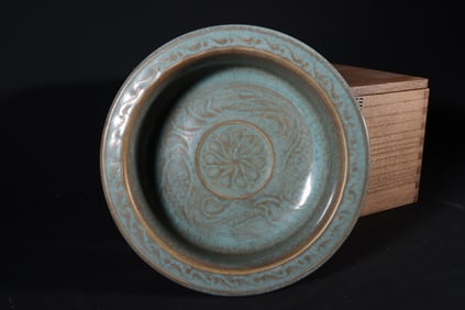 SONG DYNASTY RU KILN SKY BLUE GLAZED CARVED EDGE BOWL