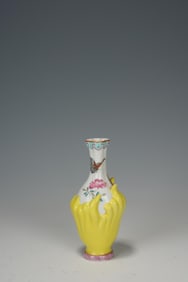 QING DYNASTY PASTEL FLOWER APPRECIATION VASE