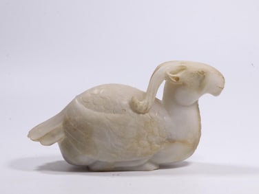 JADE BIRD AND ANIMAL ORNAMENT