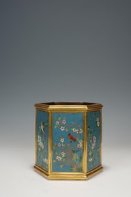 QING DYNASTY ENAMEL GILDED FLOWER AND BIRD HEXAGONAL PEN HOLDER