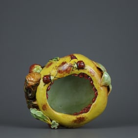 QING QIANLONG IMITATION PORCELAIN ZHEN ZONGYUAN INSECT FLOWER AND FRUIT PATTERN PEN WASH