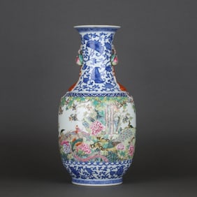 QING QIANLONG BLUE AND WHITE POLYCHROME HUNDRED BIRDS PAYING HOMAGE TO THE PHOENIX DOUBLE EAR BOTTLE