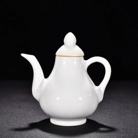 MING CHENGHUA SWEET?WHITE GLAZE INCISED DRAGON?PHOENIX PEAR-SHAPED EWER (HEAVEN-CHARACTER MARK)