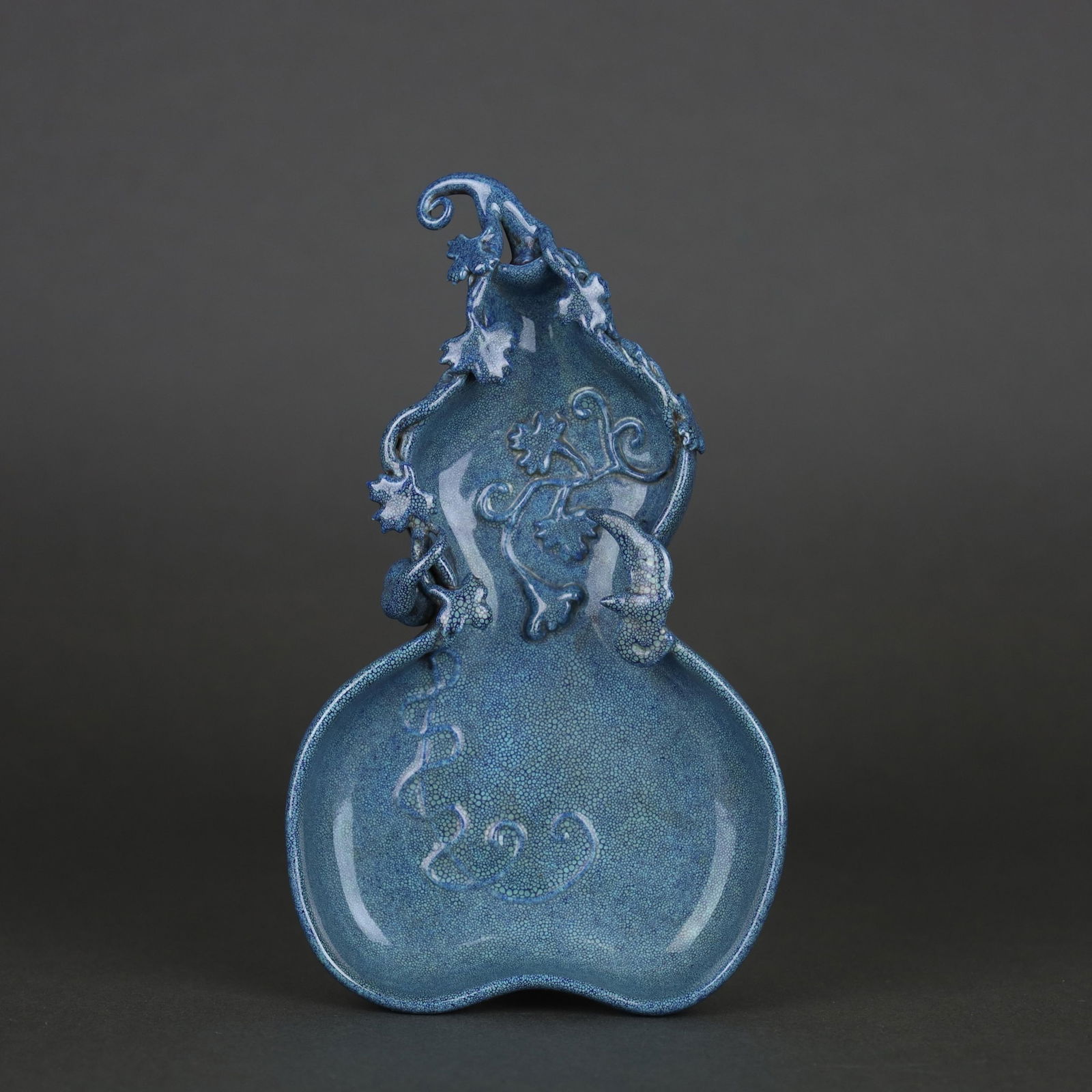 QING QIANLONG LU JUN GLAZE FUSHOU DOUBLE FULL GOURD SHAPE PEN WASH POT: 清乾隆 炉钧釉福寿双全葫芦形笔洗 Qing Qianlong Lu Jun glaze Fushou double full gourd shape pen wash pot height