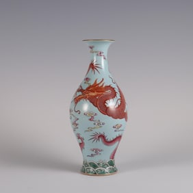 QING QIANLONG PINE STONE GREEN GROUND PINK ENAMEL DRAGON TEACHING HIS SON OLIVE BOTTLE