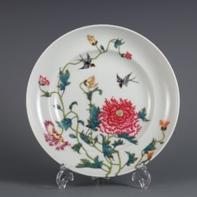 QING YONGZHENG YEAR FAMILLE ROSE OVER THE WALL POPPY BEAUTY PLATE