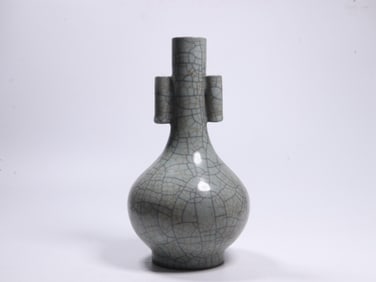 GUAN KILN VASE WITH DOUBLE PENDANT EARS