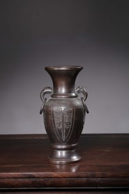 QING DYNASTY BANANA?LEAF-PATTERN DOUBLE?RING?EAR BRONZE VASE