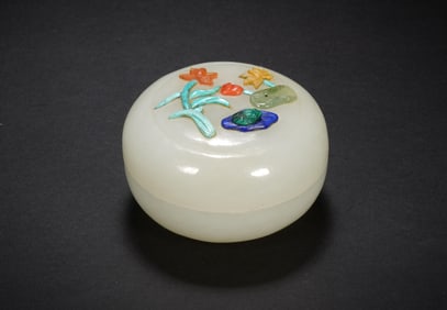 QING DYNASTY WHITE JADE INLAID TREASURE INCENSE BOX