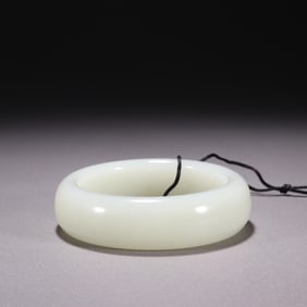 QING DYNASTY HETIAN JADE SEED?STONE WIDE BANGLE