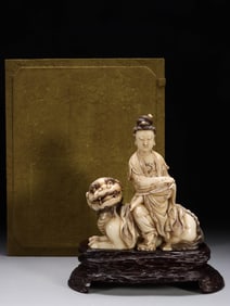 QING "YOUZHU" CRAFTED SHOUSHAN HIBISCUS STONE MANJUSHRI SEATED STATUE
