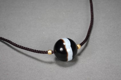 QING DYNASTY OLD MEDICINE MASTER BEAD NECKLACE