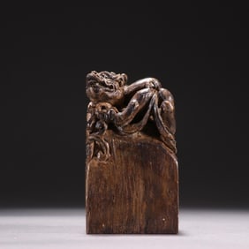QING DYNASTY AGARWOOD CHI?DRAGON KNOB SEAL
