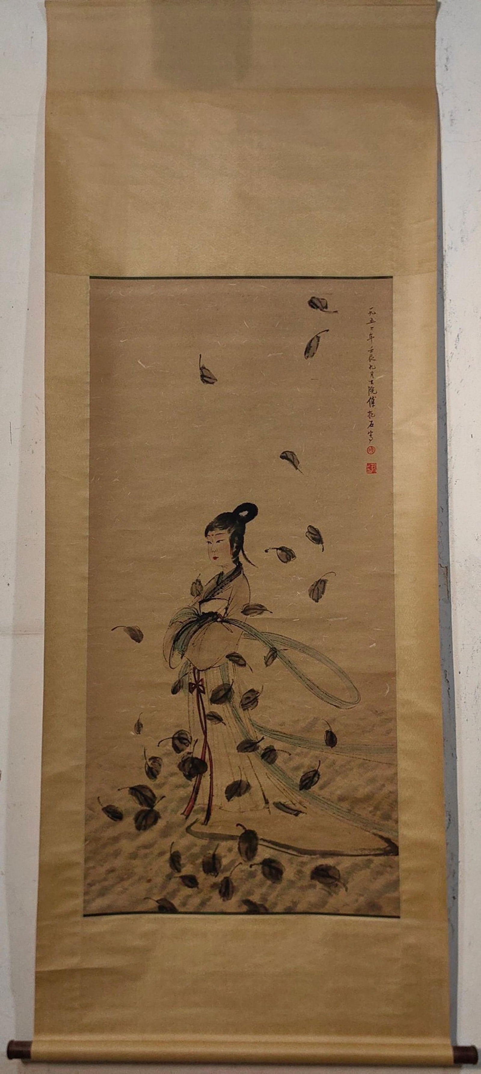 FU BAOSHI, LADY CROLL: 傅抱石 纸本 挂轴 单仕女 Fu Baoshi, lady croll painting paper size 129x64 overall size 225x84