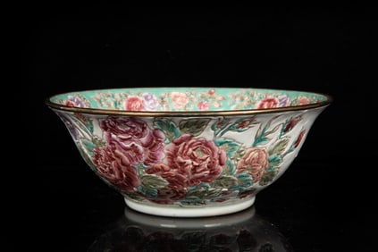 FAMILLE ROSE CARVED EXPORT BOWL