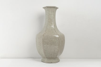 GE WARE HEXAGONAL LARGE VASE, 'QIANLONG NIAN ZHI' MARK