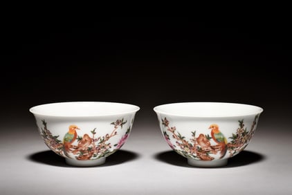 PAIR OF FAMILLE ROSE 'FLOWERS AND BIRDS' BOWLS