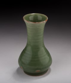 LONGQUAN WARE SMALL CELADON VASE