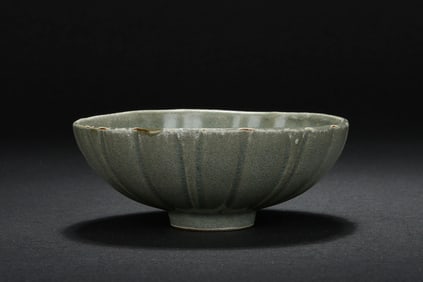 LONGQUAN WARE LOBATED BOWL