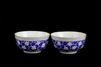 A PAIR OF BLUE GROUND 'FLOWERS' BOWL