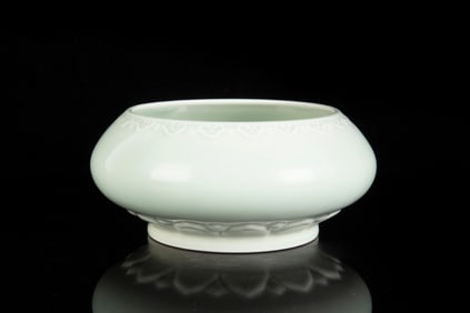 CELADON 'LOTUS' BRUSH WASHER