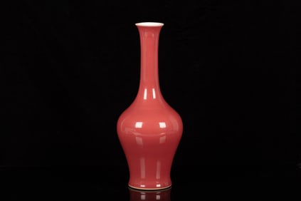 MONOCHROME RED GLAZED VASE
