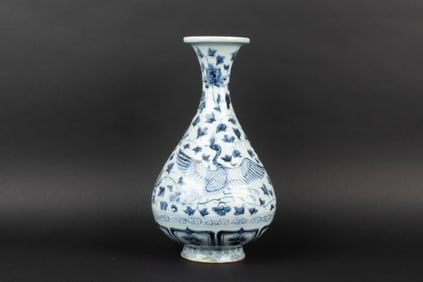 BLUE AND WHITE 'PHOENIX AND FLOWERS' VASE