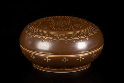 GILT-DECORATED SEAL PASTE BOX AND COVER