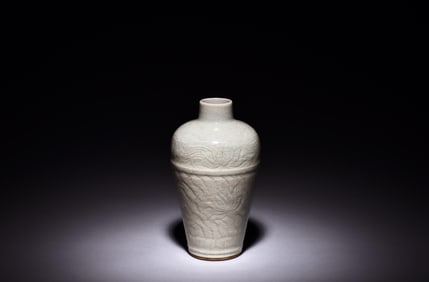 CELADON GLAZED AND IMPRESSED VASE, MEIPING