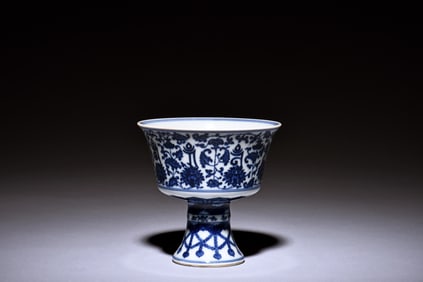 BLUE AND WHITE STEM CUP