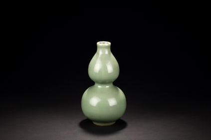 LONGQUAN WARE DOUBLE GOURD VASE