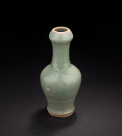 LONGQUAN WARE GARLIC-HEAD VASE