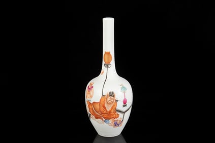 FAMILLE ROSE 'ZHONG KUI' VASE