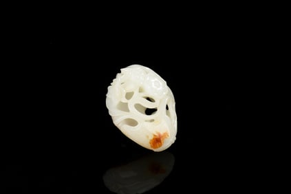 WHITE JADE CARVED 'LOTUS' ORNAMENT