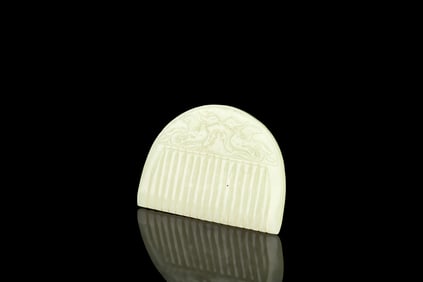 YELLOW JADE CARVED 'BIRDS' HAIR COMB