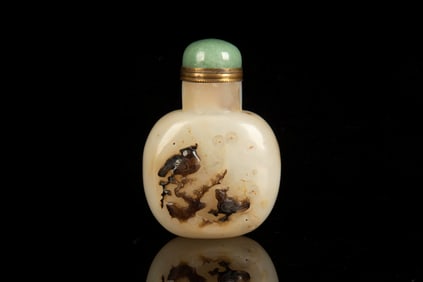 AGATE CLEVERLY CARVED 'FLOWERS AND BIRDS' SNUFF BOTTLE