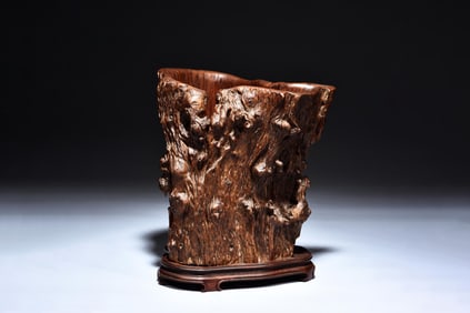 NATURALISTIC TRUNK CARVED SCROLL POT