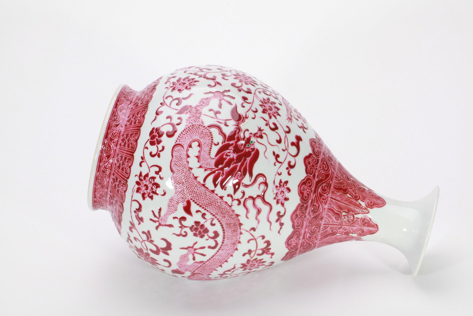A RUBY-RED ENAMELLED DRAGON VASE - 13