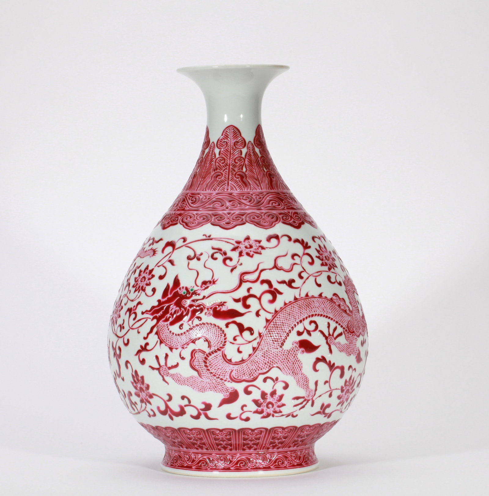 A RUBY-RED ENAMELLED DRAGON VASE - 2